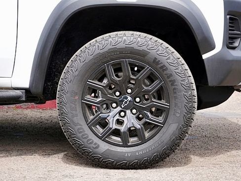 Used 2024 Chevrolet Colorado Trail Boss AWD/4WD image 8