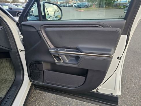 Used 2023 Rivian R1T Adventure image 11