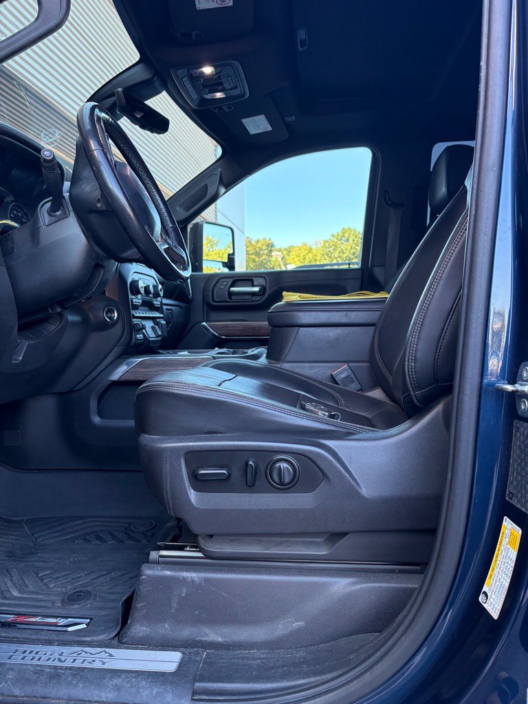 Used 2020 Chevrolet Silverado 2500 High Country w/ Z71 Off-Road Package AWD/4WD image 17