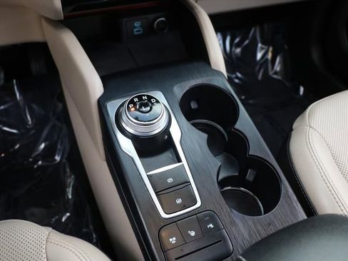 Used 2021 Ford Escape Titanium image 25