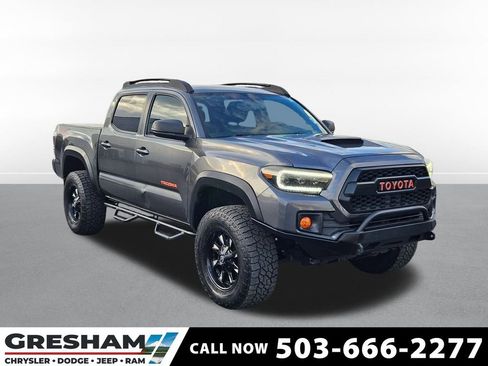 Used 2017 Toyota Tacoma TRD Off-Road AWD/4WD image 1