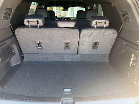 New 2026 Chevrolet Traverse RS w/ LPO, Floor Liner Package FWD image 31