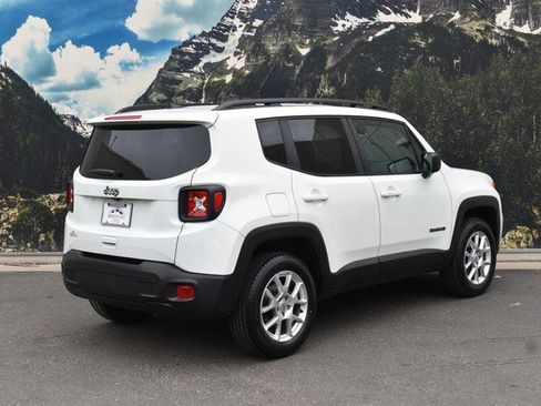 Used 2022 Jeep Renegade Latitude w/ Convenience Group image 3