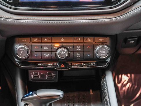Used 2025 Dodge Durango SRT Hellcat AWD/4WD image 15