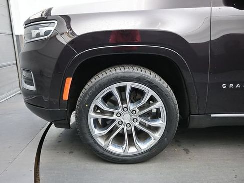 Used 2023 Jeep Grand Wagoneer Series II AWD/4WD image 9