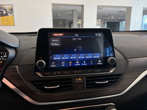 Used 2025 Nissan Altima 2.5 SV FWD image 20