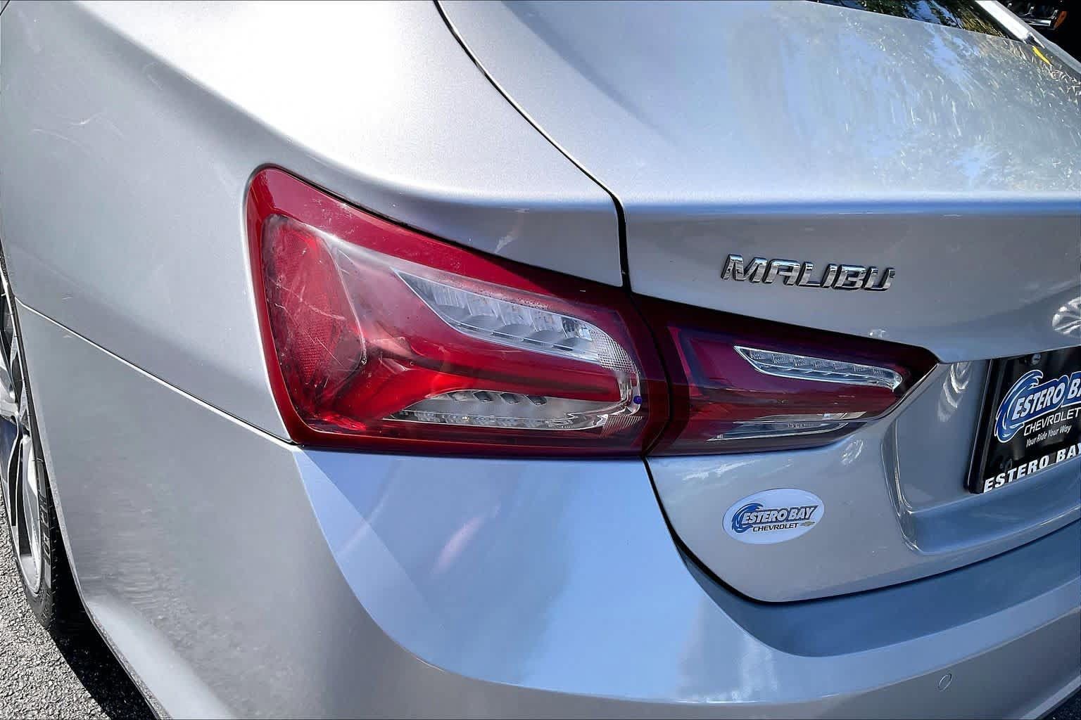 Used 2021 Chevrolet Malibu LT FWD image 28