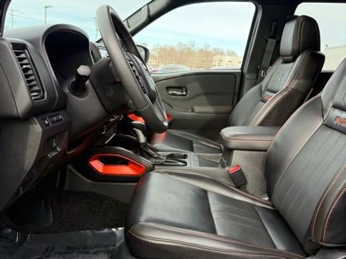 Used 2024 Nissan Frontier PRO-4X w/ Pro Premium Package image 15
