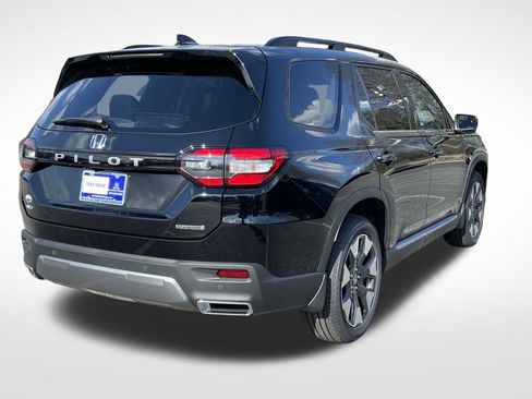 New 2026 Honda Pilot Touring image 6