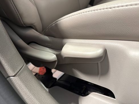 Used 2017 Chevrolet Cruze Premier FWD image 36