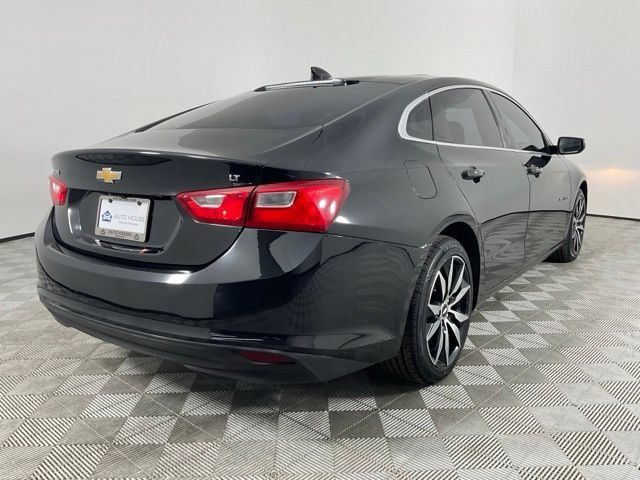 Used 2017 Chevrolet Malibu LT w/ Leather Package FWD image 9