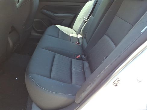 Used 2024 Nissan Altima 2.5 SV FWD image 7