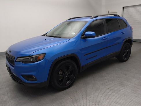 Used 2020 Jeep Cherokee Latitude Plus FWD image 3
