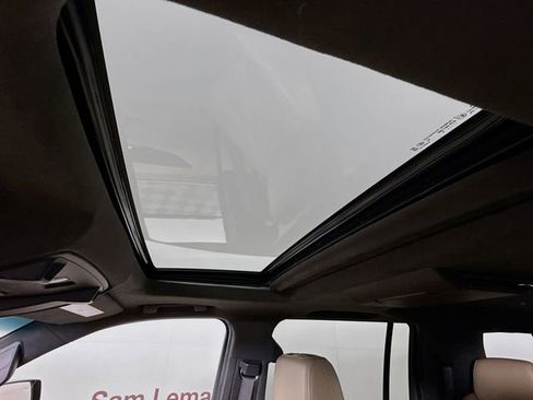 Used 2019 Cadillac Escalade ESV Platinum AWD/4WD image 23