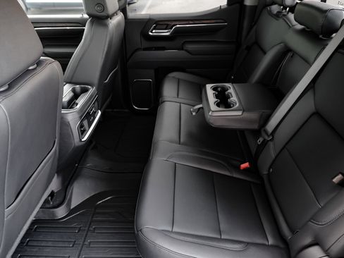 New 2026 GMC Sierra 1500 SLT w/ SLT Premium Plus Package image 17