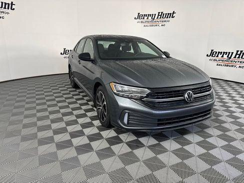 Used 2023 Volkswagen Jetta Sport image 7