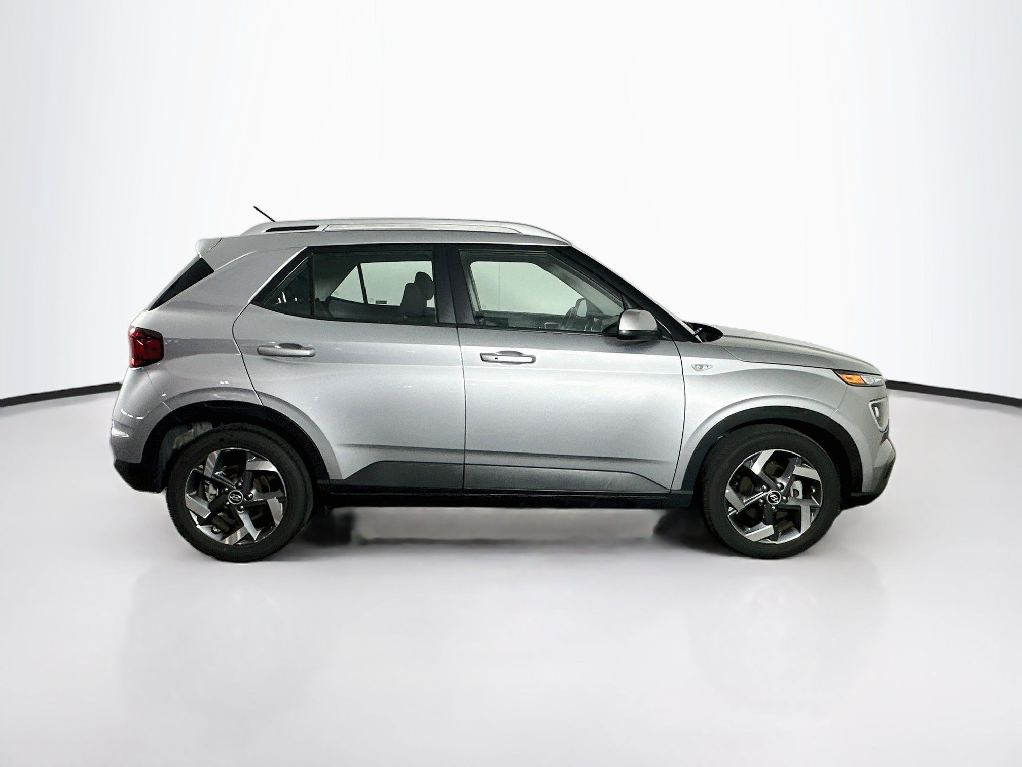 Used 2025 Hyundai Venue SEL FWD image 10
