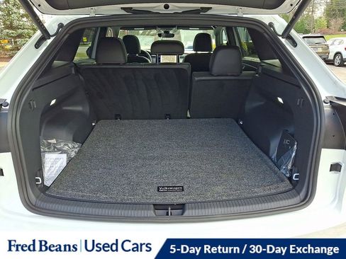 Certified 2025 Volkswagen Atlas Cross Sport SEL R-Line image 30