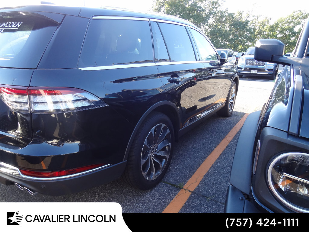 Used 2026 Lincoln Aviator AWD image 5