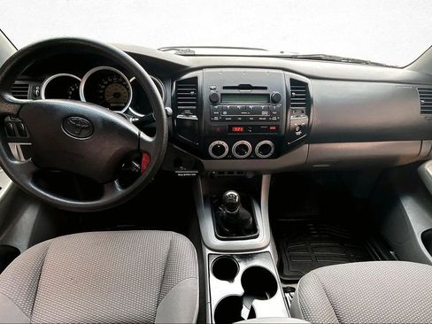 Used 2010 Toyota Tacoma PreRunner image 8