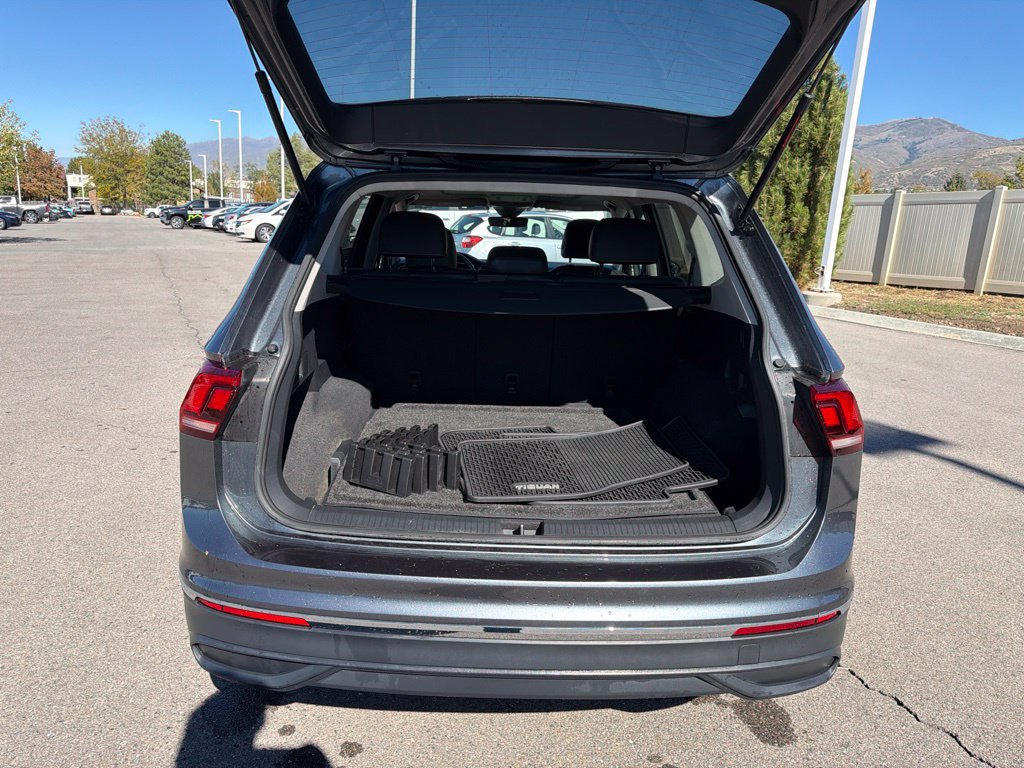 Used 2022 Volkswagen Tiguan SE AWD/4WD image 13
