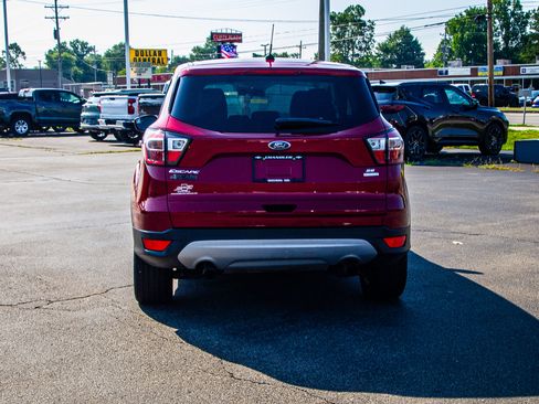 Used 2017 Ford Escape SE FWD image 6