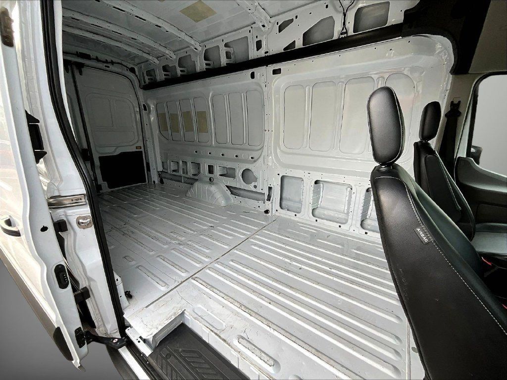 Used 2025 Ford Transit 250 148 High Roof Extended RWD image 25