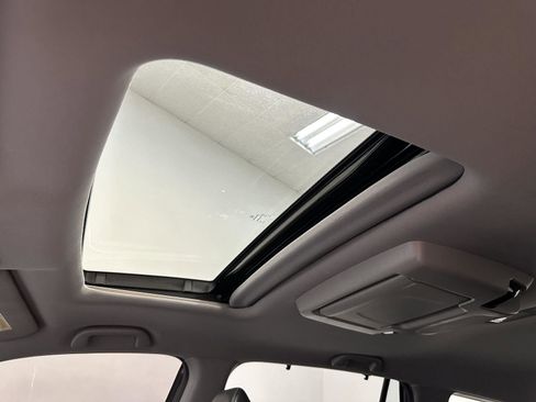 Used 2022 Honda Pilot Touring image 18