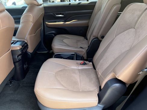 Certified 2026 Toyota Grand Highlander AWD Hybrid image 21