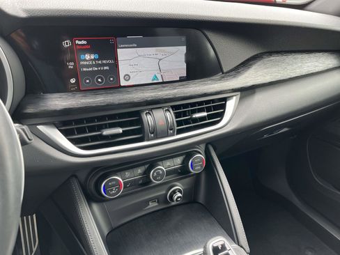 Used 2024 Alfa Romeo Stelvio Sprint image 15