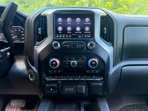 Used 2019 GMC Sierra 1500 SLT w/ SLT Premium Plus Package AWD/4WD image 17