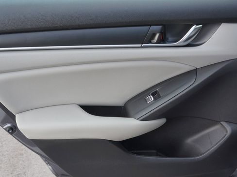 Used 2019 Honda Accord LX image 27