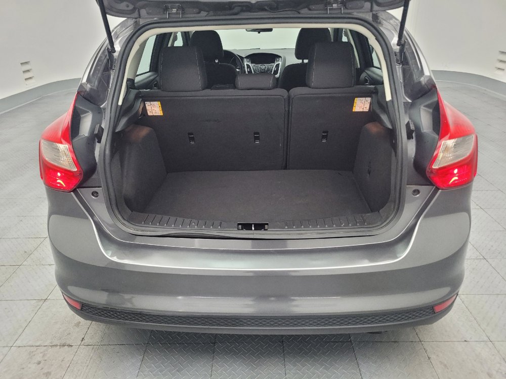 Used 2014 Ford Focus SE w/ SE Winter Package FWD image 29