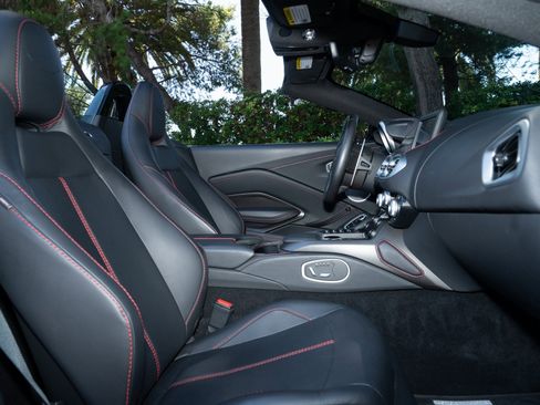 Used 2023 Aston Martin V8 Vantage Roadster image 23