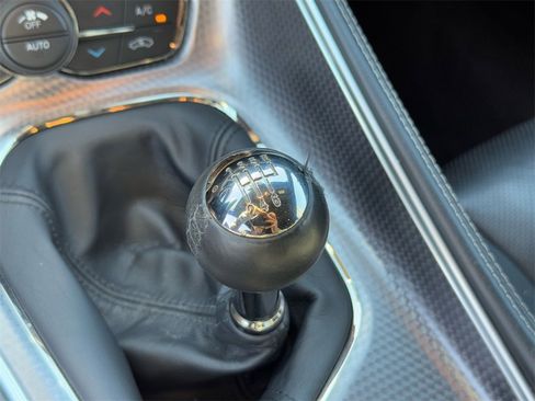 Used 2015 Dodge Challenger SRT Hellcat image 29