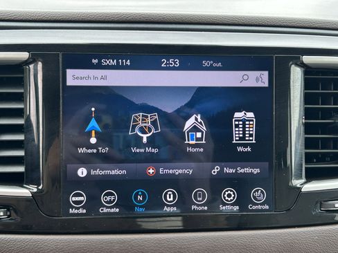 Used 2020 Chrysler Pacifica Touring-L Plus w/ Tire & Wheel Group image 21