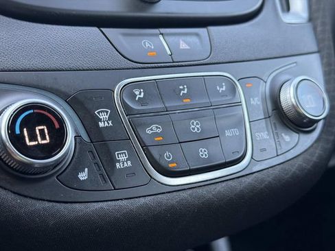 Used 2025 Chevrolet Malibu LT FWD image 24