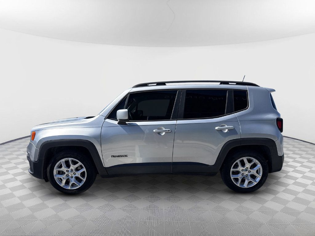 Used 2018 Jeep Renegade Latitude FWD image 5