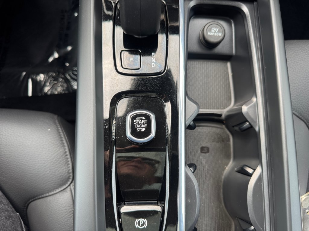 Certified 2025 Volvo V60 B5 Cross Country Plus AWD/4WD image 20