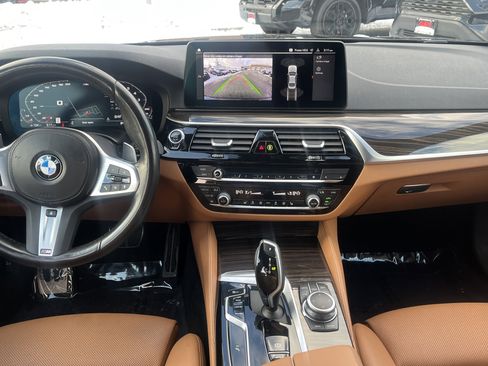 Used 2022 BMW 530i xDrive w/ M Sport Package image 21