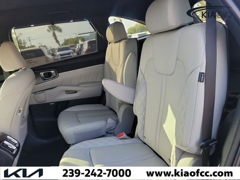Used 2025 Kia Sorento SX Prestige AWD/4WD image 14