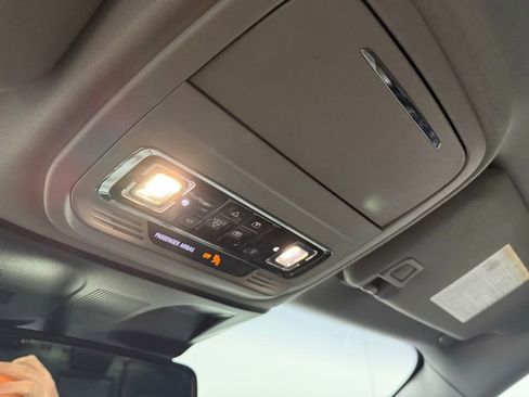 Used 2022 Lincoln Corsair AWD w/ Premium Package image 33