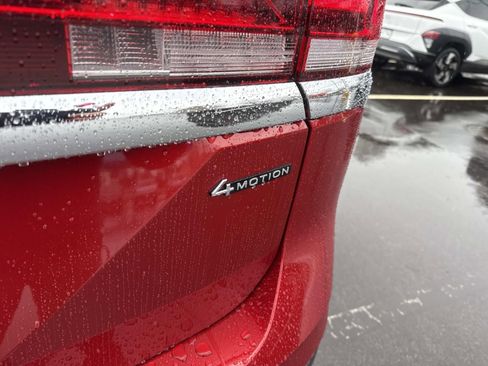 Certified 2025 Volkswagen Atlas SEL image 6