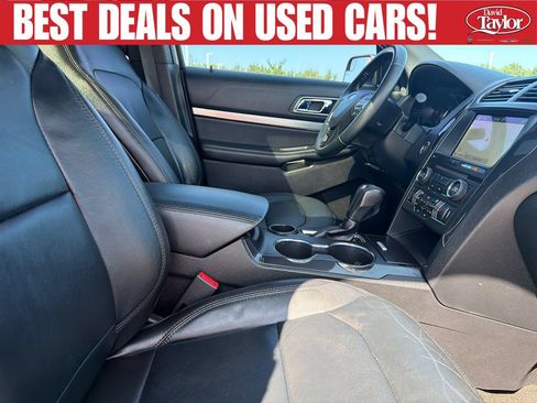 Used 2018 Ford Explorer XLT w/ Equipment Group 202A FWD image 29