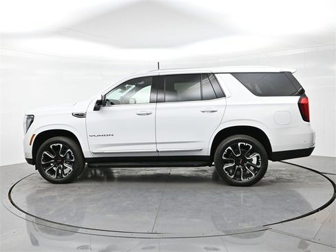 Used 2026 GMC Yukon Elevation w/ LPO, Floor Liner Package image 4