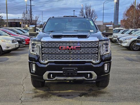 Used 2022 GMC Sierra 2500 Denali w/ Denali Black Diamond Edition image 12