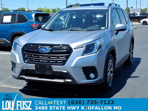 Used 2022 Subaru Forester Premium AWD/4WD image 2