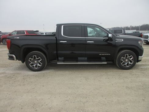 New 2026 GMC Sierra 1500 SLT w/ SLT Premium Package image 3