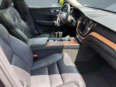 Certified 2024 Volvo XC60 B5 Ultimate w/ Protection Package Premier AWD/4WD image 25