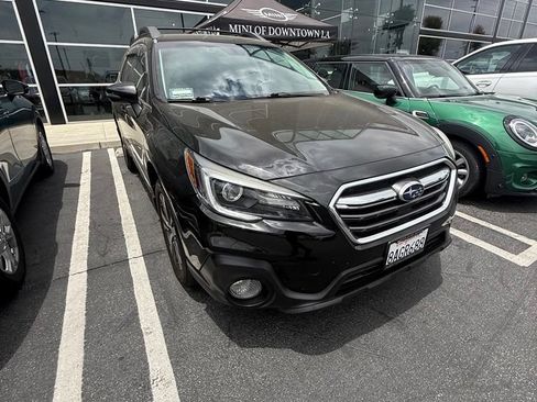 Used 2018 Subaru Outback 3.6R Limited AWD/4WD image 3